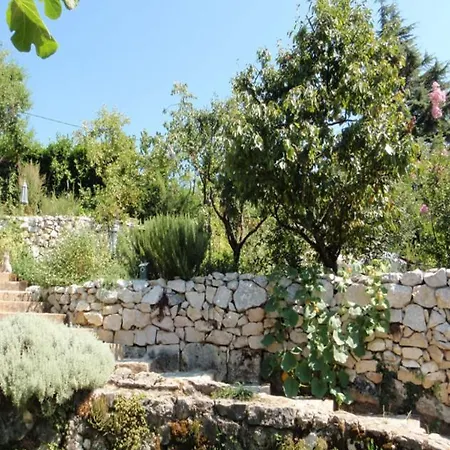 Demeure D'hotes L'hermitage Bed & Breakfast 3*