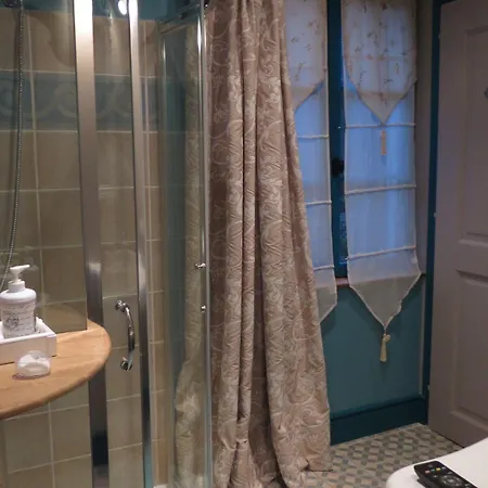 Demeure D'hotes L'hermitage Bed & Breakfast 3*