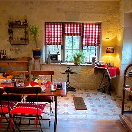 Demeure D'hotes L'hermitage Bed & Breakfast