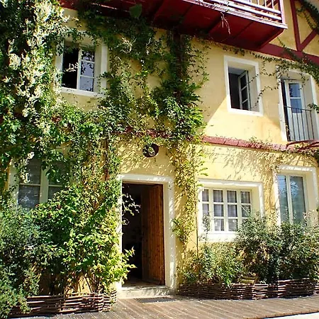 Demeure D'hotes L'hermitage Bed & Breakfast 3*