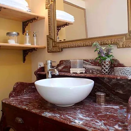 Demeure D'hotes L'hermitage Bed & Breakfast Mouxy