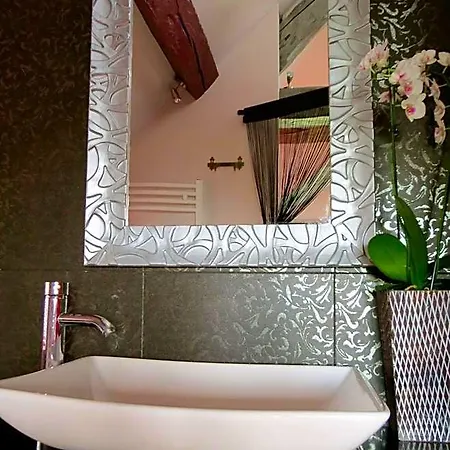 Demeure D'hotes L'hermitage Bed & Breakfast 3*