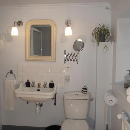 Demeure D'hotes L'hermitage Bed & Breakfast Mouxy