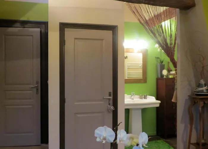 Demeure D'hotes L'hermitage Bed & Breakfast Mouxy