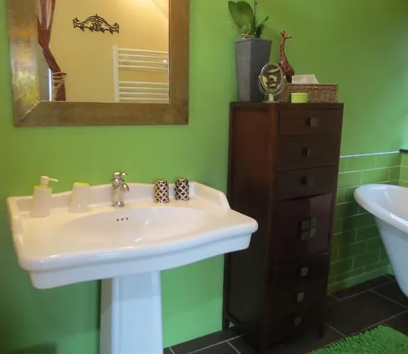 Demeure D'hotes L'hermitage Bed & Breakfast 3*