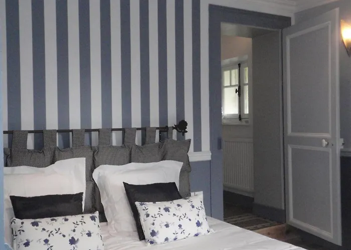 Demeure D'hotes L'hermitage Bed & Breakfast 3*